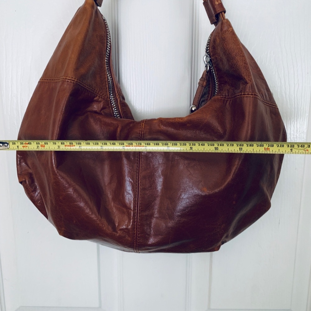 Hobo International Tan Shoulder Bag - Picture 4 of 7
